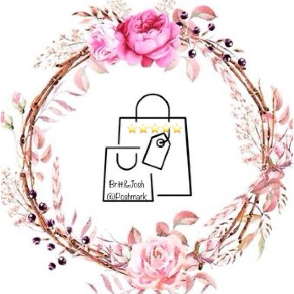 Victoria’s Secret plunge Bra with lace accents. - Picture 13 of 13